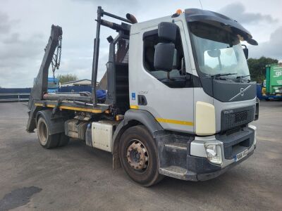 2016 Volvo FL250 4x2 Skiploader - 2