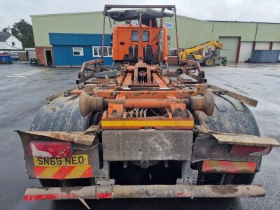 2016  Scania P410 8x4 Big Hook Loader - 4