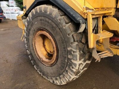 1996 Volvo A25C 6x6 Dump Truck - 15