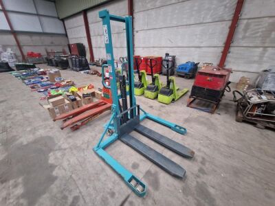 Jungheinrich Hydraulic Pallet Stacker  - 2