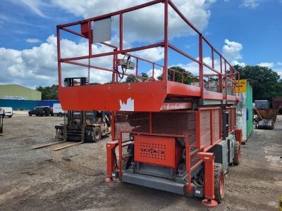 Skyjack SJ9250 4x4 Scissor Lift - 2