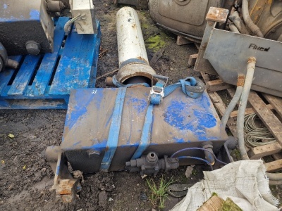 Tipper Ram, Edbro & Oil Tank - 2