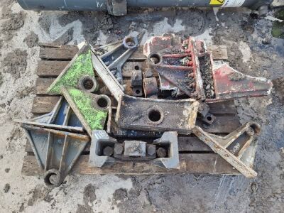 Quantity of Tipping Ram Brackets