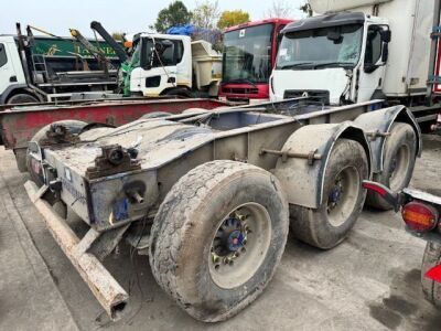 Fruehauf Triaxle Trailer Chassis Section, SAF Axles Drum Brakes, Alloys
