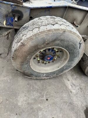 Fruehauf Triaxle Trailer Chassis Section, SAF Axles Drum Brakes, Alloys - 6