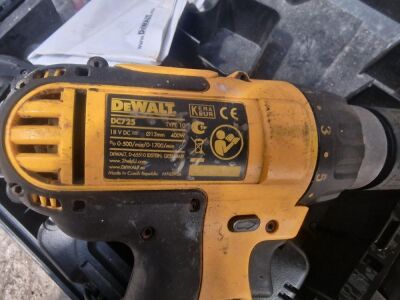 Cordless 18v Dewalt Drill  - 4