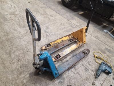 2x Manual Pallet Trucks - 3