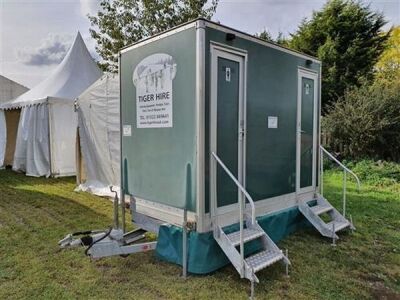 1 & 1 Luxury Toilet Trailer