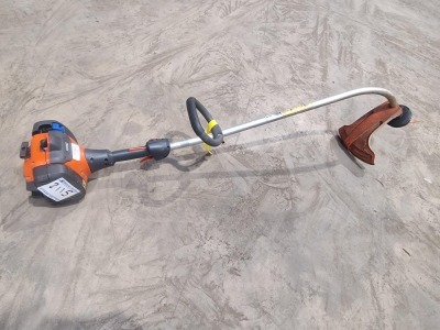 Husqvarna 129C Petrol Strimmer - 2