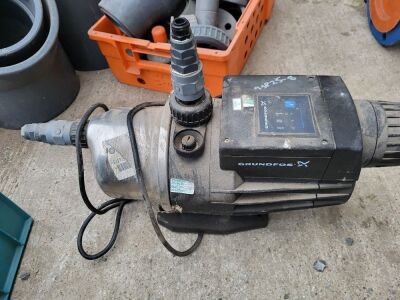 1x Grundfos Water Pump