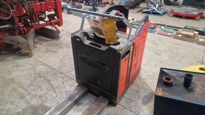 Linde Battery Ride on Pallet Truck 