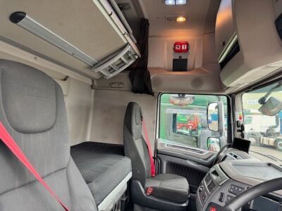 2019 DAF XF530 6x2 Midlift Tractor Unit - 16