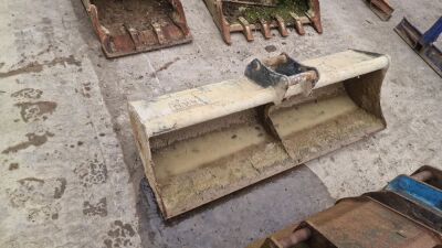 MVK 5ft Ditch Bucket - 45mm Pins - 2