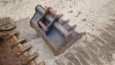 2ft Toothed Digging Bucket - 35mm Pins - 4