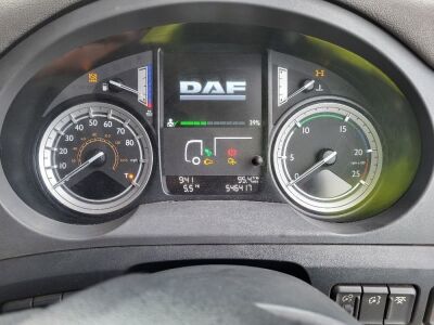 2016 DAF CF 480 Space Cab 6x2 Tractor Unit - 12