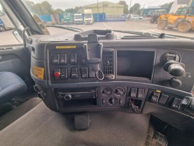 2006 Volvo FM440 8x2 Hiab Flat Body Rigid  - 13