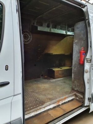 2015 Mercedes Sprinter 516 Fitters Van - 19