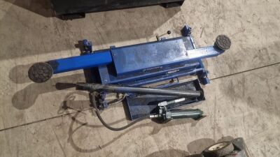 Hydraulic 2500kg Pit Jack - 2