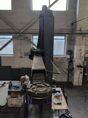 2500kg Two Post Vehicle Lift - 4