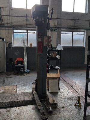 1987 Omcn 2000kg Two Post Vehicle Lift - 6