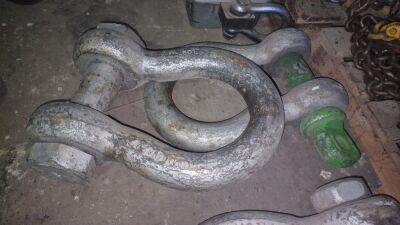 2x 50ton Bow Shackle