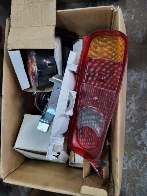 Large Quantity of Miscellaneous 12v/24v Lights