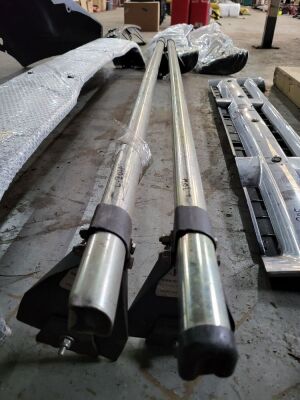 Pair of Used Rhino Roof Bars