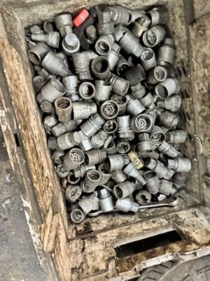 Quantity of Locking Wheel Nuts & Standard Wheel Studs & Nuts - 2