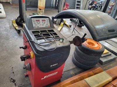 Junior Professional E1501 Tyre Balance Machine