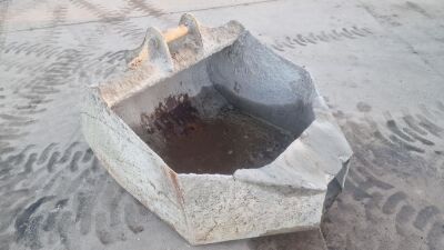 Concrete Pouring Bucket - 65mm Pins