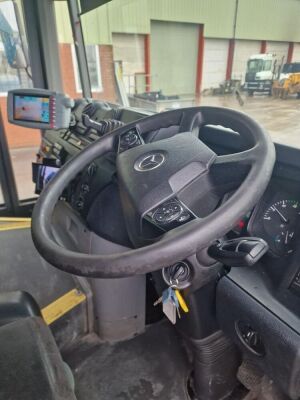 2016 Mercedes 6x2 Rear Steer Refuge Vehicle - 7