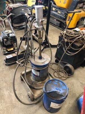 Sealey Air Operated Grease Pump + Tub of Grease  - 3