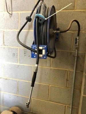 Pneumatic Hose Reel + Tyre Inflator and Hoses - 3