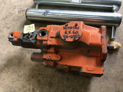 Hitachi EX60 Hydraulic Pump - 2