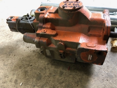 Hitachi EX60 Hydraulic Pump - 3