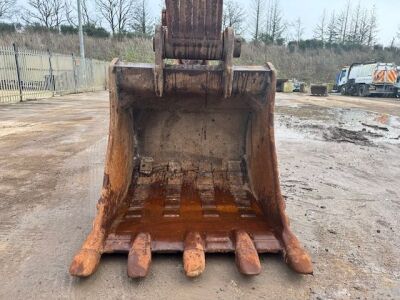 2002 Hitachi ZX650H Demo Spec Excavator - 22