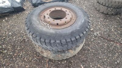 2x 11.00 - 20 x 16 Tyres & Rims
