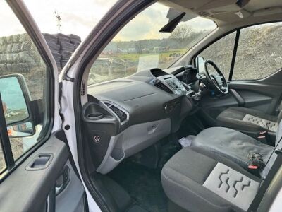 2015 Ford Transit Custom 270 LTD E-Tech Van - 8