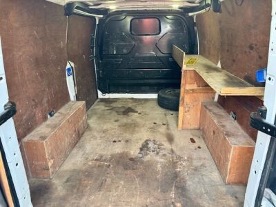 2015 Ford Transit Custom 270 LTD E-Tech Van - 11