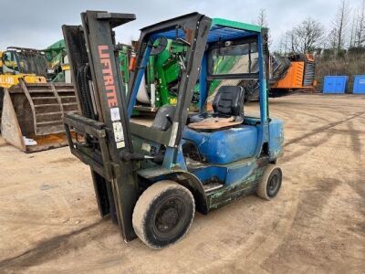 1997 Mitsubishi FO25 straight Mast Forklift