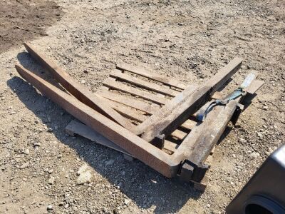 Pair of 6ft Long fork Lift Tines