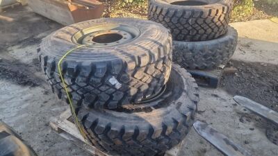 1 x 14.00 R20 Tyre and Rim + 1 x 445/65 R22.5 Tyre and Rim