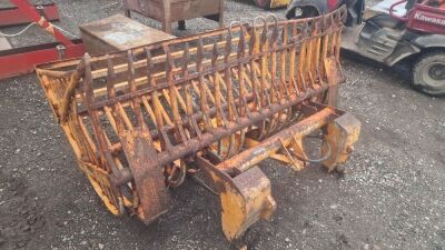 Hydraulic Grapple Attachment - 3