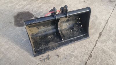 JCB 30" Digging Bucket - 30mm Pins