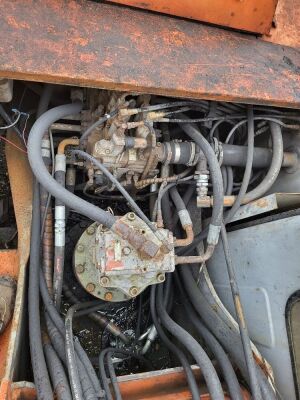 Hitachi EX150 Excavator - 4