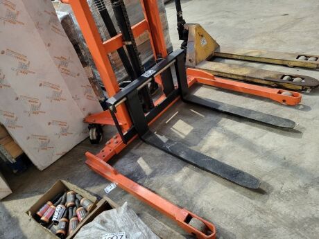 1000kg Manuel Pallet Stacker