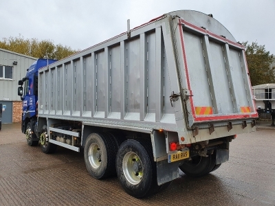 2015 Renault C430 8x4 Alloy Body Tipper - 4