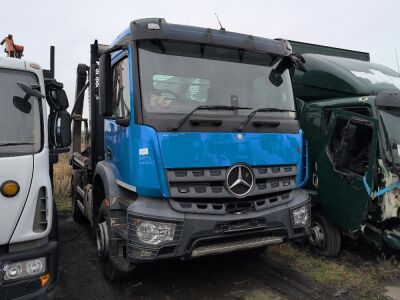 Mercedes 4x2 Telescopic Skip Loader