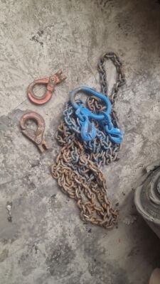 2 x Leg Lifting Chains with Clutches