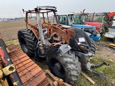 Valtra T215 Agricultural Tractor - 19